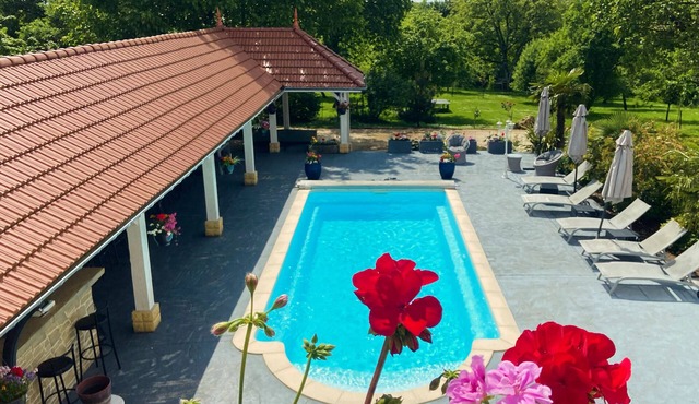 Cottage 'La Campagne' with Private Pool, Private Terrace and Wi-Fi