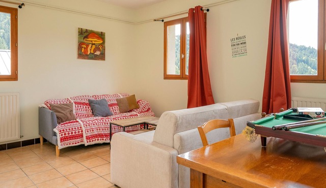 Cottage "La Ferme de l’Ours" with Mountain View, Private Terrace and Wi-Fi