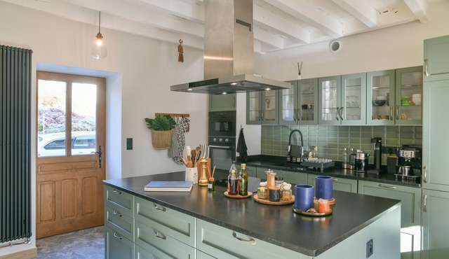 Cottage 'La Maison De La Pépée' with Mountain View and Shared Terrace