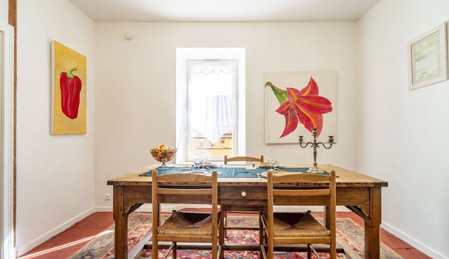 Cottage 'La Maison Des Remparts' with Private Garden and Wi-Fi