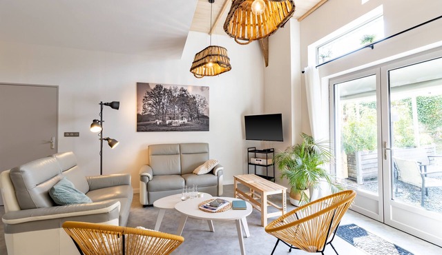 Cottage 'La Grange Du Vallon D'estivaux' with Lake View, Shared Pool and Wi-Fi