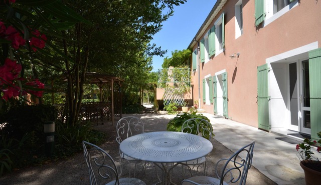 Cottage La Portail 5 people Ile de la Barthelasse in Avignon