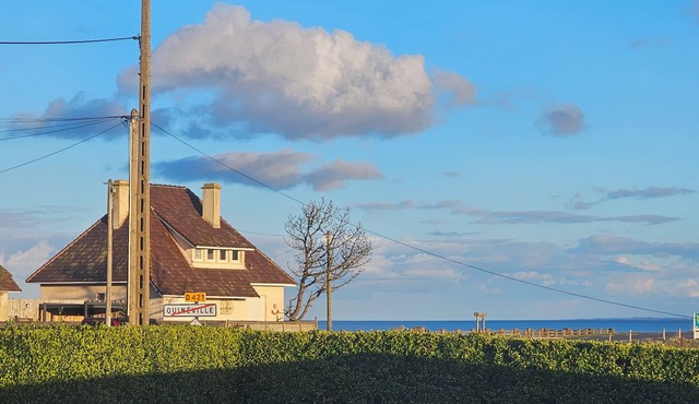 Cottage Lagoon Normandie, sea view, beach 75 m away, private swim spa and garden