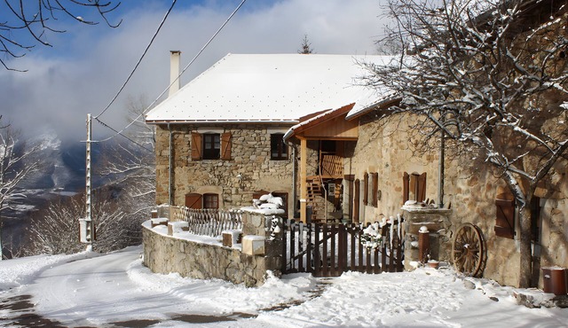 Cottage 'Le Grand Gîte' with Lake View, Private Terrace and Wi-Fi
