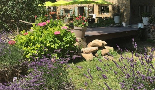 Cottage 'Le Romarin' with Shared Pool, Wi-Fi and Air Conditioning