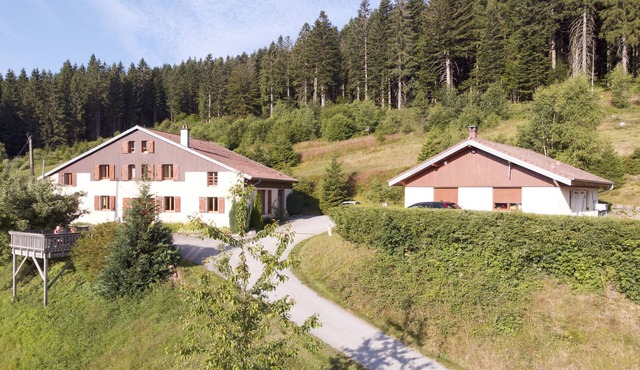 Cottage 'Les Bruyères' with Mountain View, Shared Terrace and Shared Garden