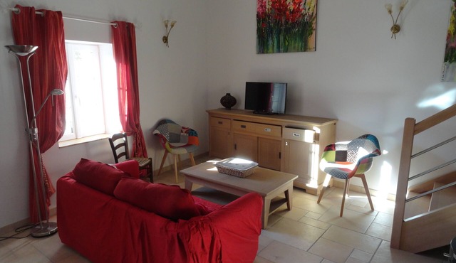 Cottage "Les Coccinelles" with garden, town center of La Chaise Dieu