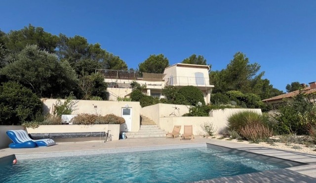Cottage Les Deux Pins for 4 in Provence, Avignon Festival, nature, wine route