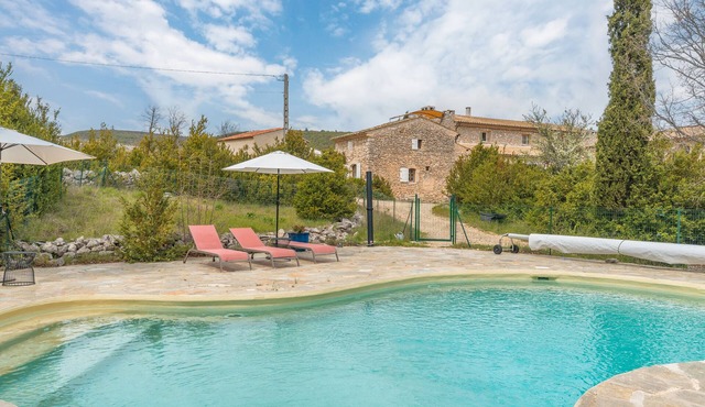 Cottage 'Les Buisses - Petit Gite' with Private Terrace, Shared Garden and Wi-Fi