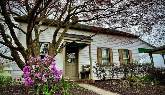 Cottage Living on Peaceful Lancaster Co. Farm