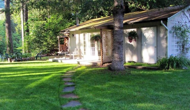 Cottage Located Directly On The River