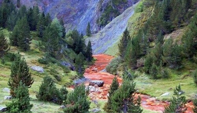 Cottage located on the GR10 at 1100m Alt in Biros Valley in the Couseran