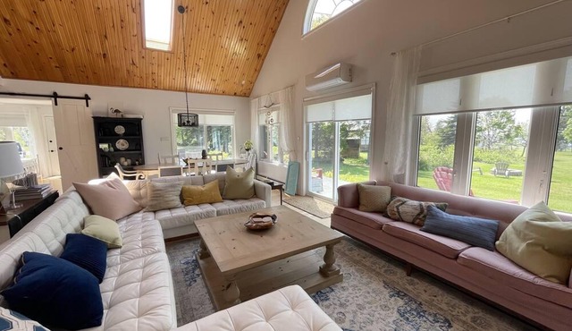 Cottage Located Only 5 Mins From National Park Beach With New Screened In Room