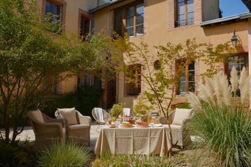Cottage Mackinley, séjour spacieux et chaleureux, salon de jeux, grande salle à manger, 15 pers, Centre Historique, gare TER