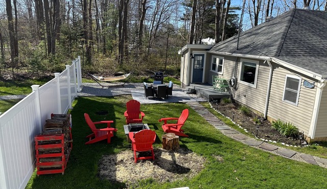 Cottage - Minutes from the Beach