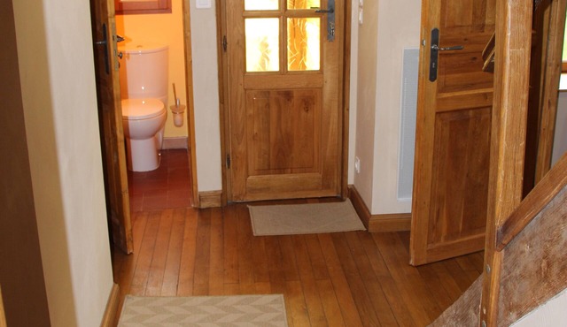 Cottage "Morvan" in park on the banks of the Loire in a small tourist town.