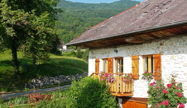 Cottage - Moye- in a green setting, between Lake Annecy and Le Bourget