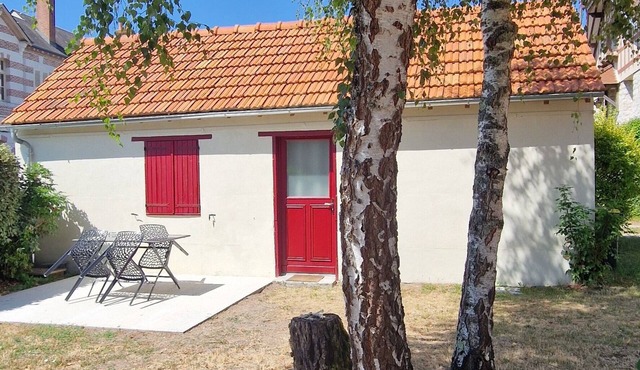 Cottage near Chambord