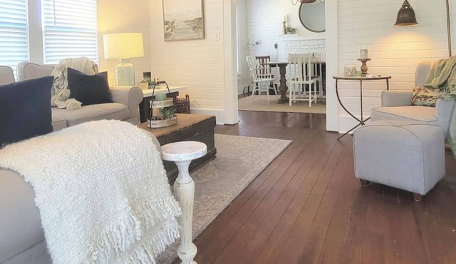 🏡Cottage near Clearwater & Belleair Beaches🏖🌴☀️