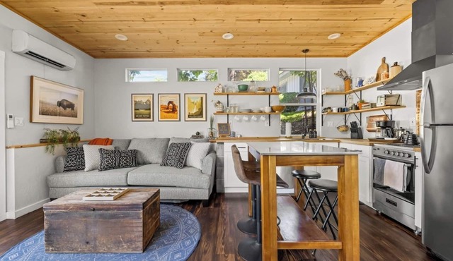 Cottage near foothills