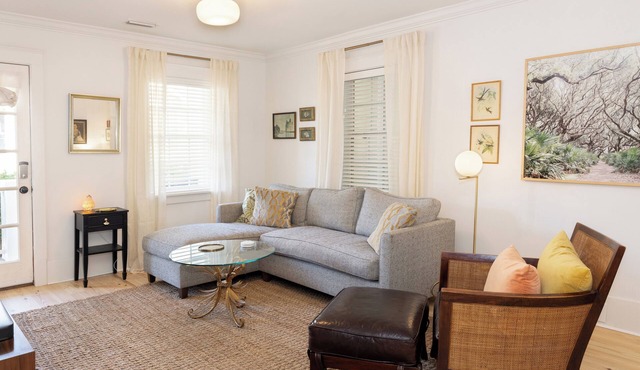 Cottage Near Forsyth Park, Heated Pool Access