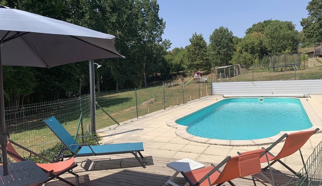 cottage near Futuroscope, countryside, with pool, sauna, jaccuzi professional