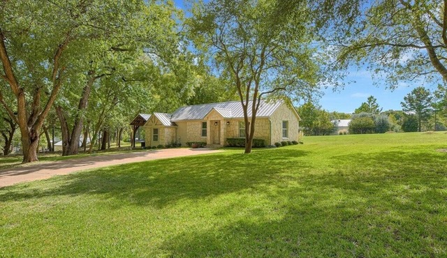 Cottage Near Lake Austin