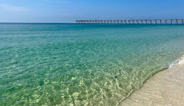Cottage Near Live Oaks Preserve ~10 min to Beach!