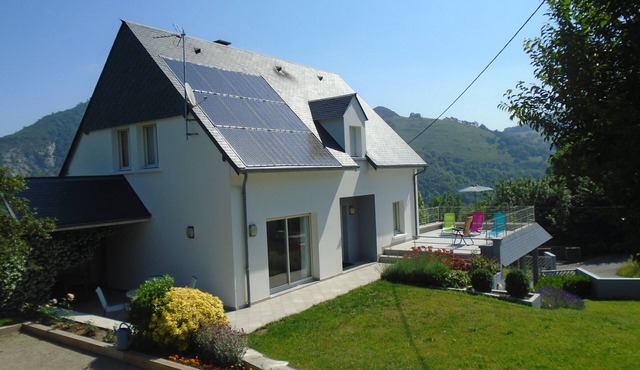 Cottage near Lourdes 12 people