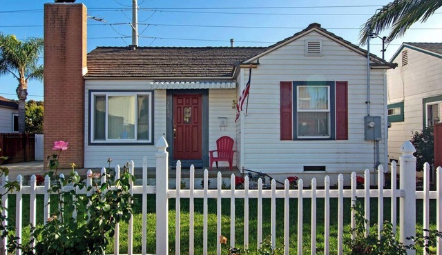 Cottage near Sea World, Old Town, & Beaches
