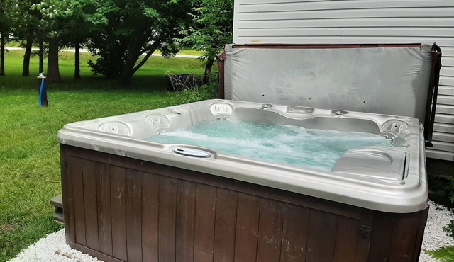 Cottage next to National Park, lakes, ski resort and so much more!