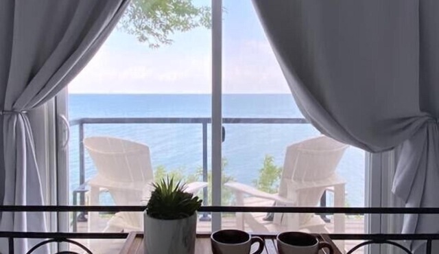 COTTAGE NIAGARA DIRECT WATERFRONT