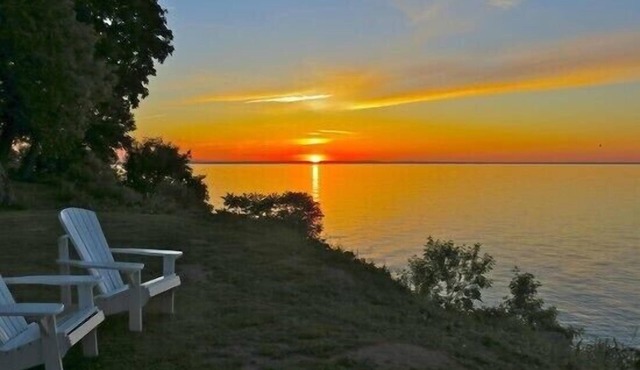 COTTAGE NIAGARA DIRECT WATERFRONT