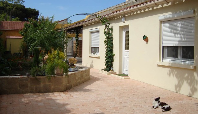 Cottage of 50m2 10 minutes walk from the beach