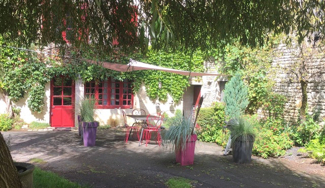 cottage of charm in the country Mellois