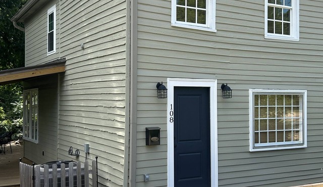 Cottage on a Babbling Brook in Historic Falmouth Virginia