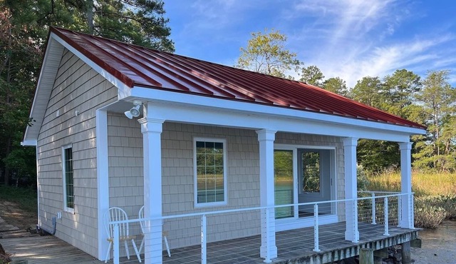 Cottage on a dock with deep water access