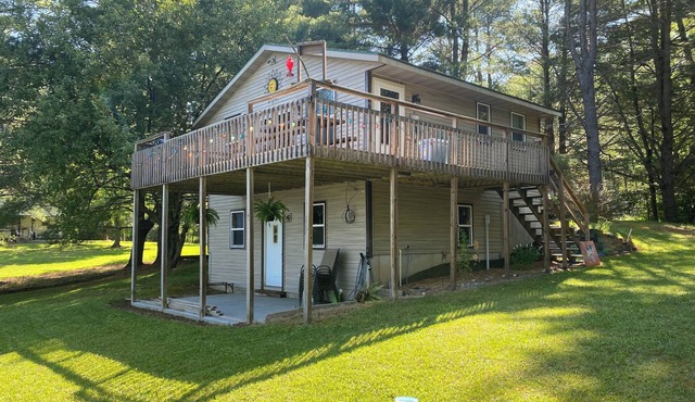 cottage on a lake (3 bedrooms and 2 bathrooms)