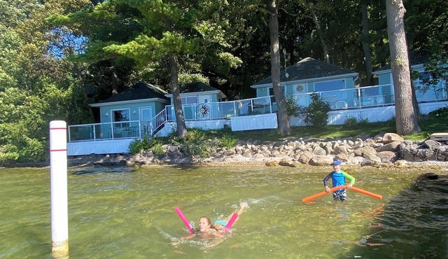 Cottage on an Island on Lake Simcoe. Sleep 10-12