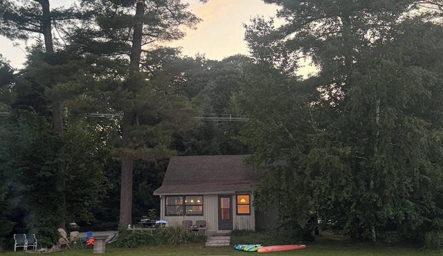 Cottage on Big Glen - Private Frontage
