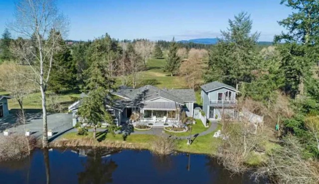 Cottage on Bison Pond-Tranquility & Beauty Abounds