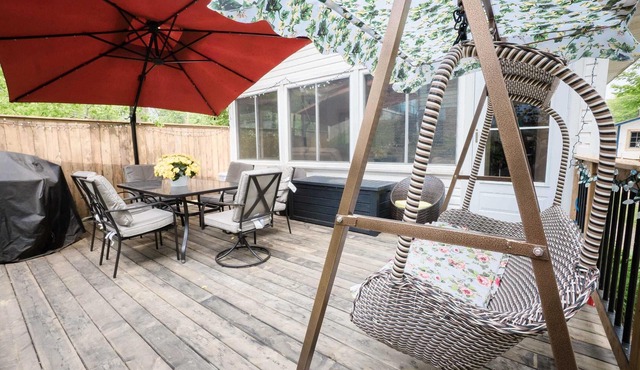 Cottage on Crystal Beach | 3BR & BBQ!