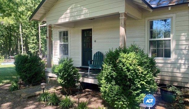 Cottage on Historic Property w/Working Farm - Beautiful Pool & Fire Pit