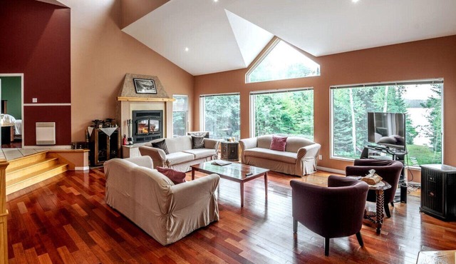Cottage on Lac Blanc - Laurentians