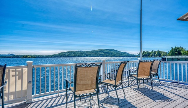 Cottage on Lake George, w/dock & views!