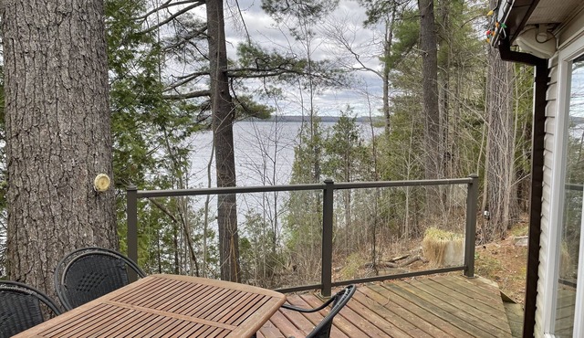 Cottage on Lake Mazinaw