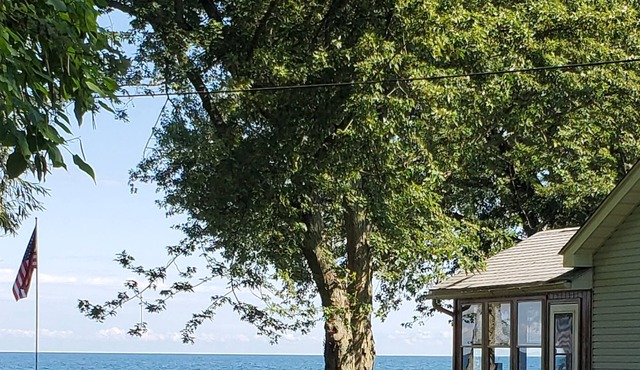 Cottage on Lake Ontario near Point Breeze