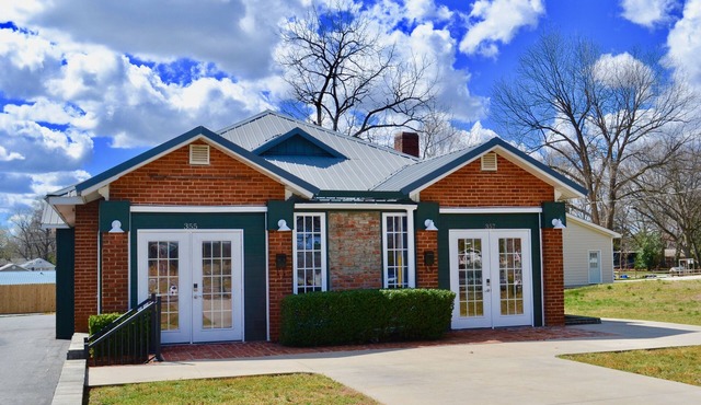 Cottage on Main - 355