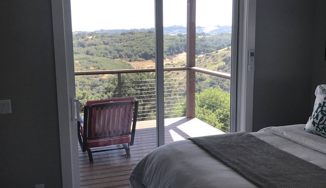 Cottage on Our Hill (w/EV Charger)