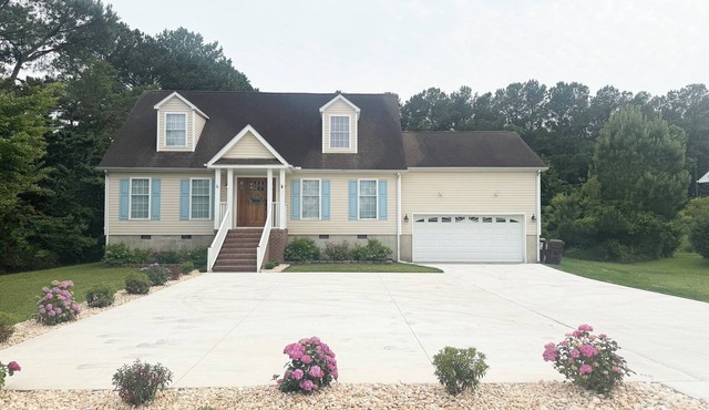 Cottage on Snug Harbor, minutes from O.C. beaches, Berlin, and Assateague.